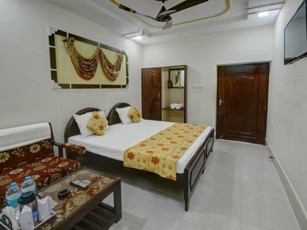 Hotel Neeraj Джайсалмер Экстерьер фото