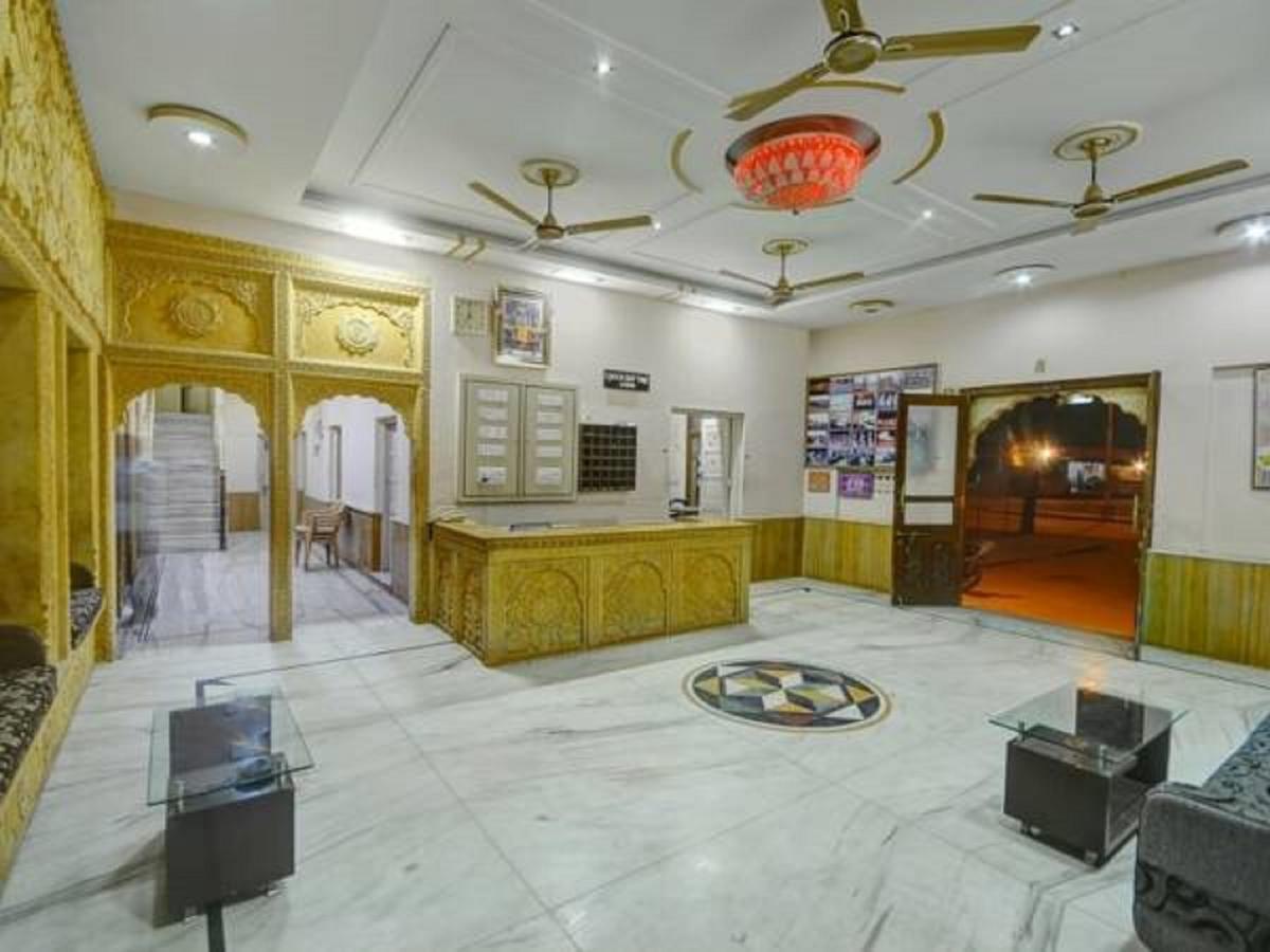 Hotel Neeraj Джайсалмер Экстерьер фото