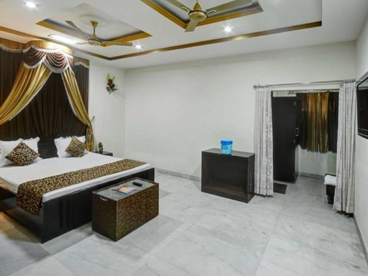 Hotel Neeraj Джайсалмер Экстерьер фото