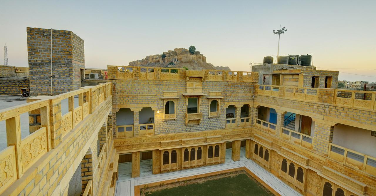 Hotel Neeraj Джайсалмер Экстерьер фото